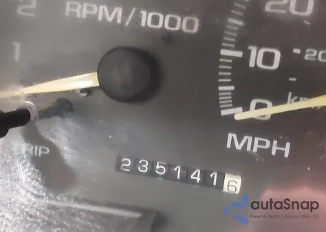 1999 GMC Suburban 1500 Sl z USA, uszkodzony, nr VIN 1GKFK16R2XJ759130